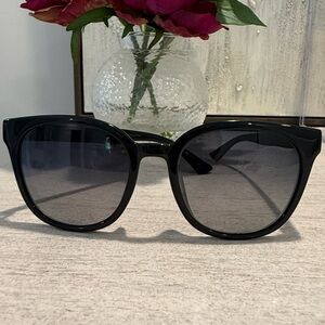 Classic GUCCI Black Oversized Women's Sunglasses